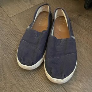 TOMS Slip ons -Navy